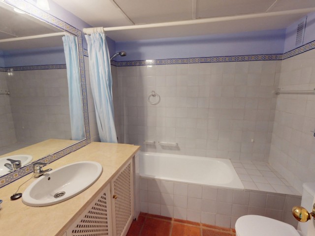 4 Bedrooms Apartment in Guadalmina Alta