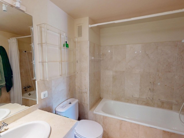 4 Bedrooms Apartment in Guadalmina Alta