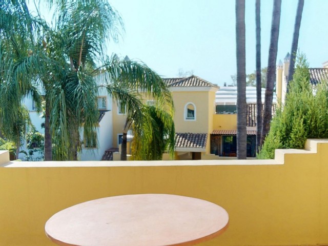 4 Bedrooms Apartment in Guadalmina Alta