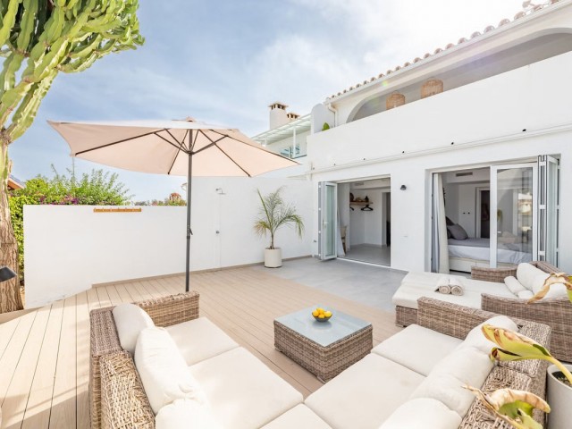 2 Bedrooms Townhouse in Elviria