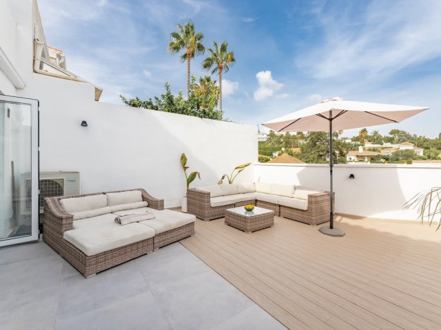 2 Bedrooms Townhouse in Elviria