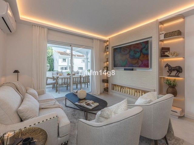 4 Schlafzimmer Reihenhaus in Nueva Andalucía