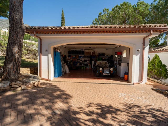 Villa avec 4 Chambres  à Valtocado