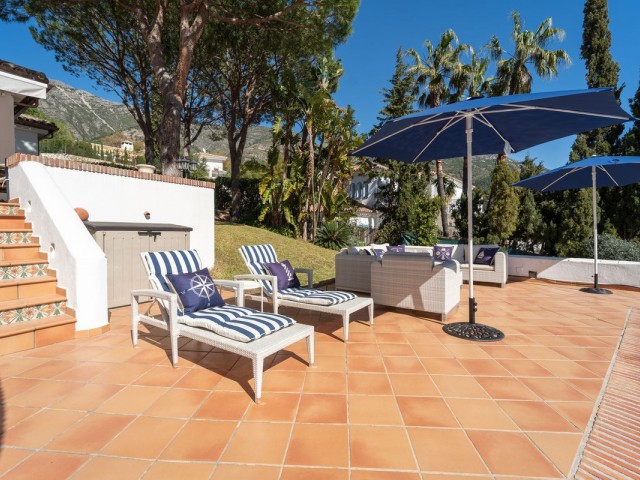 Villa avec 4 Chambres  à Valtocado