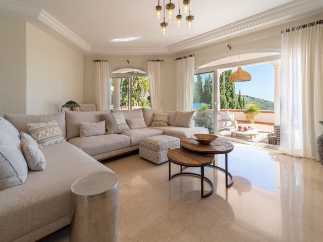 Villa avec 4 Chambres  à Valtocado