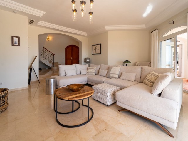 Villa avec 4 Chambres  à Valtocado