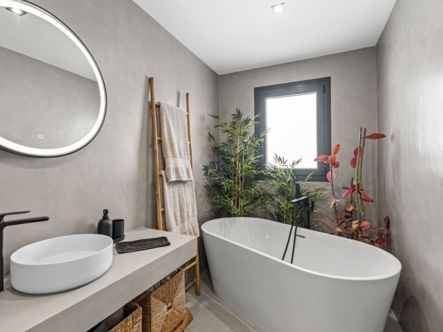 5 Makuuhuoneen Huvila Estepona