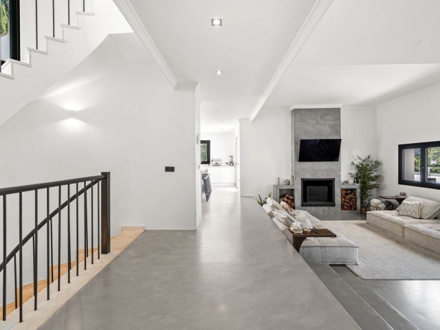 5 Makuuhuoneen Huvila Estepona