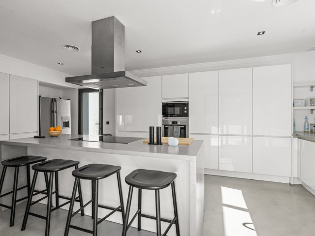 5 Makuuhuoneen Huvila Estepona