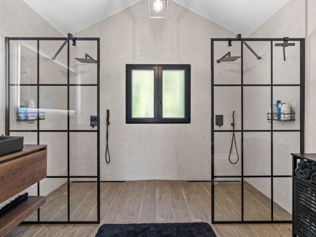 5 Makuuhuoneen Huvila Estepona