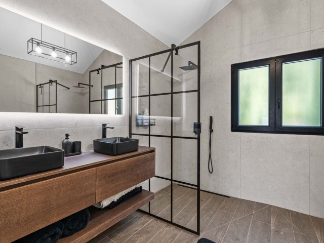 5 Makuuhuoneen Huvila Estepona