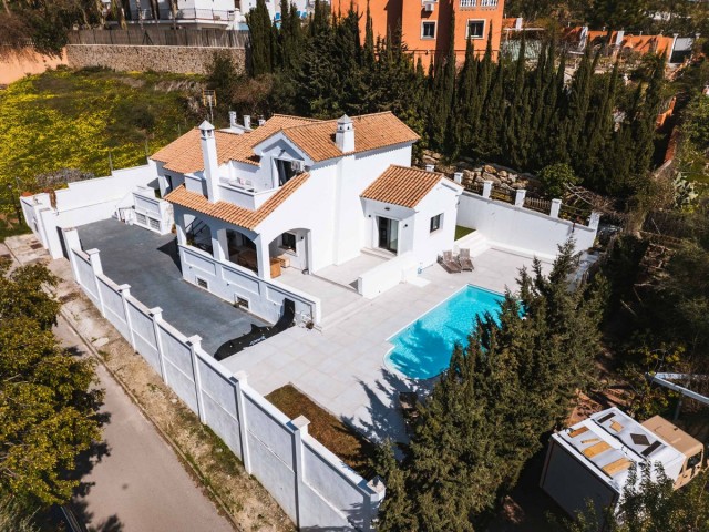 5 Makuuhuoneen Huvila Estepona