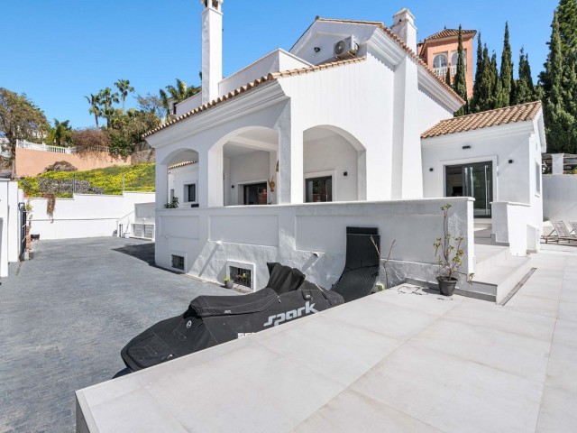 5 Makuuhuoneen Huvila Estepona