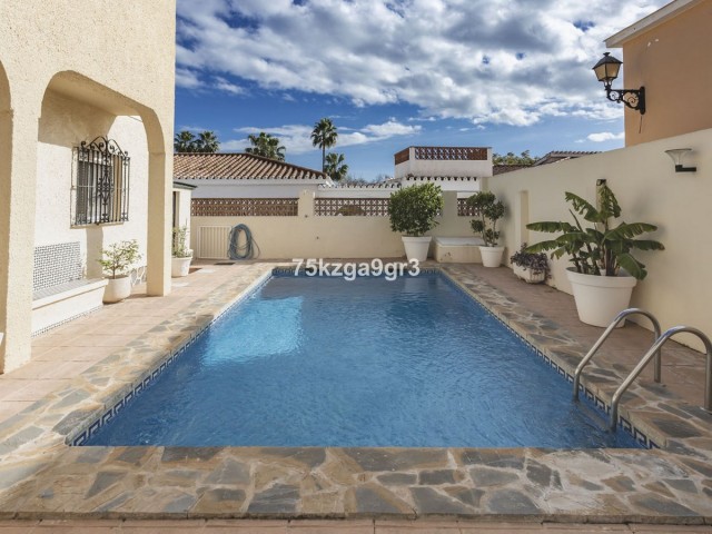 6 Bedrooms Villa in Benalmadena Costa