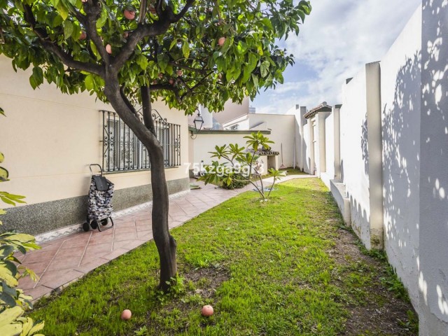 6 Bedrooms Villa in Benalmadena Costa