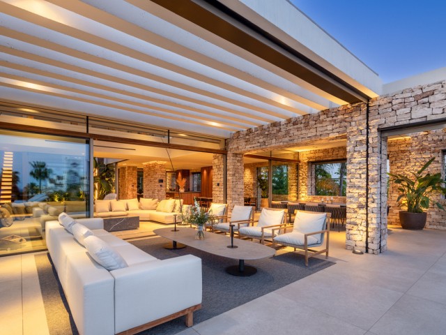 5 Schlafzimmer Villa in Nueva Andalucía