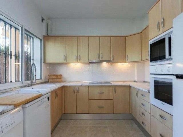 3 Bedrooms Townhouse in Marbella