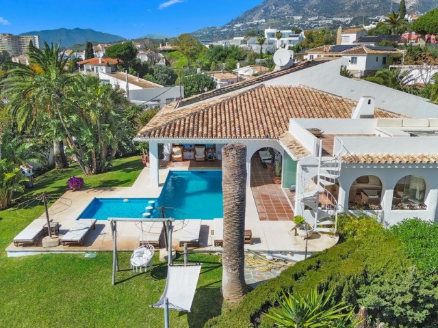 6 Bedrooms Villa in Fuengirola