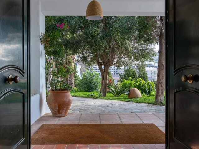 6 Bedrooms Villa in Fuengirola