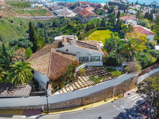 6 Bedrooms Villa in Fuengirola