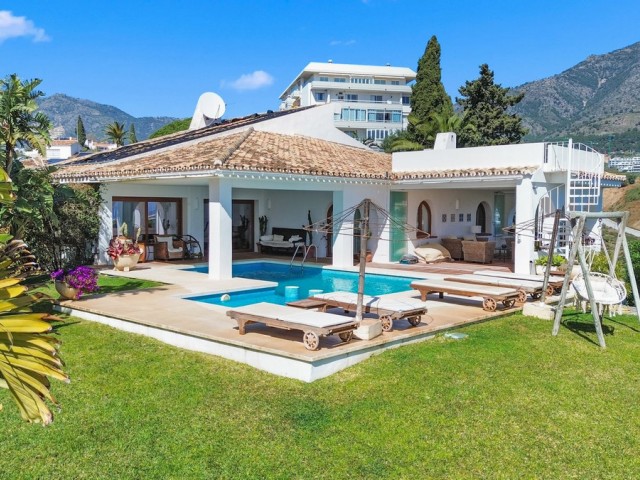 6 Bedrooms Villa in Fuengirola