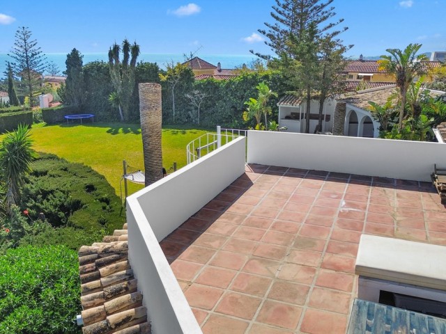 6 Bedrooms Villa in Fuengirola