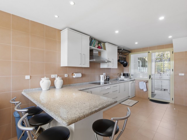 3 Soveroms Villa i Benahavís