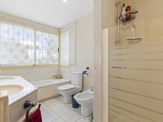 3 Soveroms Villa i Benahavís