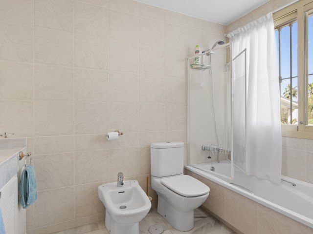 3 Soveroms Villa i Benahavís