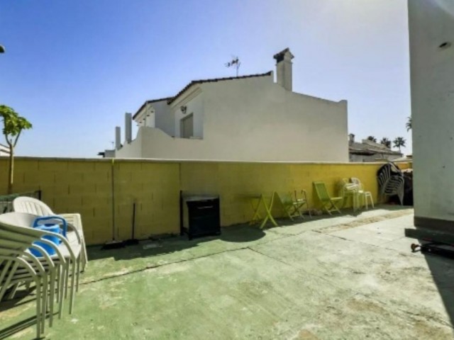 Villa con 3 Dormitorios  en Estepona