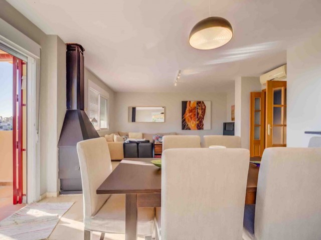 Maison mitoyenne avec 3 Chambres  à Mijas