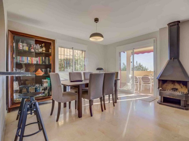 Maison mitoyenne avec 3 Chambres  à Mijas