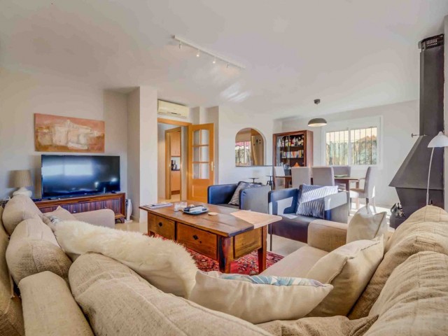 Maison mitoyenne avec 3 Chambres  à Mijas