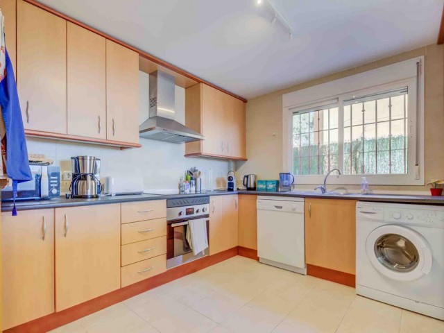 Maison mitoyenne avec 3 Chambres  à Mijas