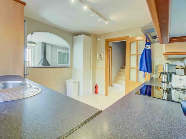 Maison mitoyenne avec 3 Chambres  à Mijas