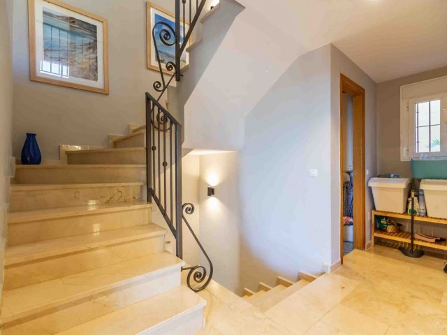 Maison mitoyenne avec 3 Chambres  à Mijas