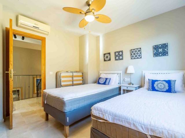 Maison mitoyenne avec 3 Chambres  à Mijas