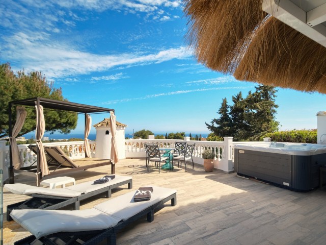 4 Bedrooms Villa in Mijas Costa