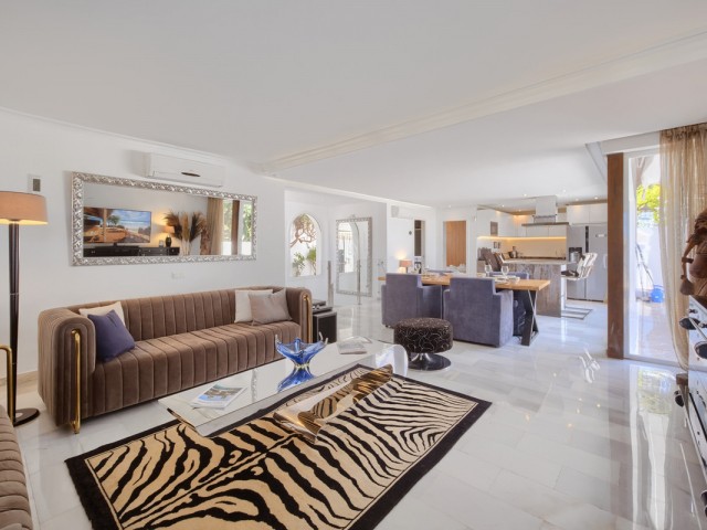 4 Bedrooms Villa in Mijas Costa