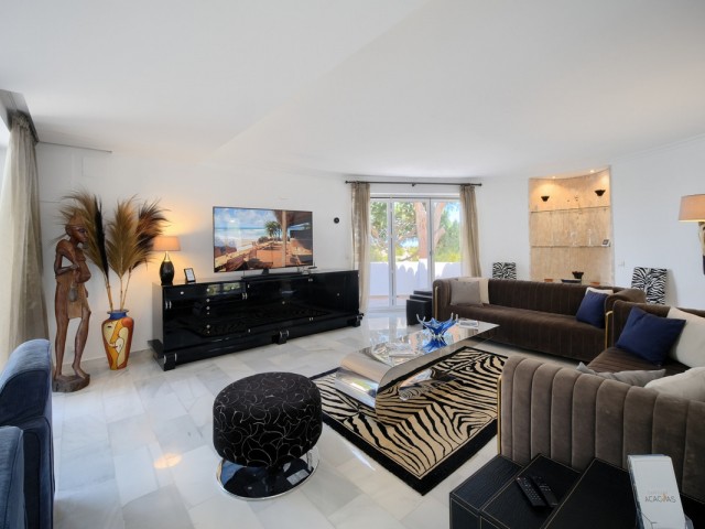 4 Bedrooms Villa in Mijas Costa