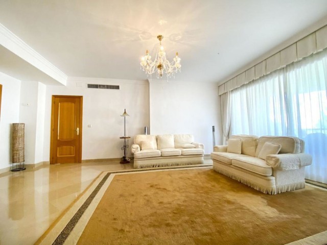 3 Bedrooms Apartment in Marbella