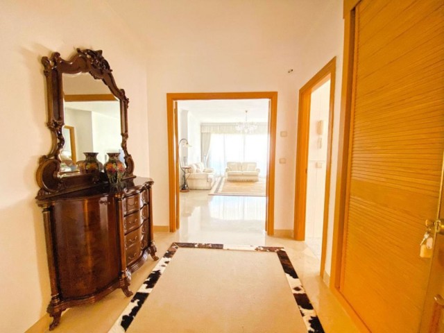 3 Bedrooms Apartment in Marbella