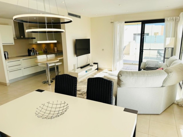 Penthouse in Altos de los Monteros