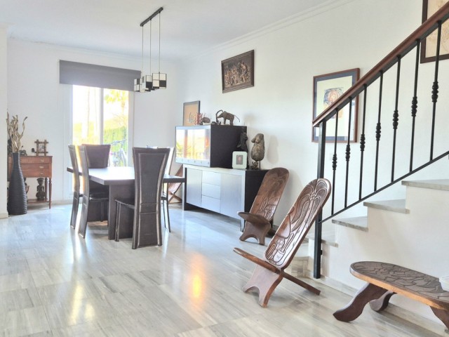 Maison mitoyenne avec 3 Chambres  à Alhaurin Golf