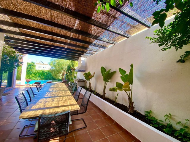 6 Bedrooms Villa in Nueva Andalucía