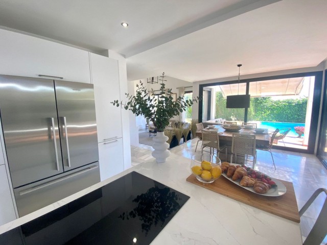 6 Bedrooms Villa in Nueva Andalucía