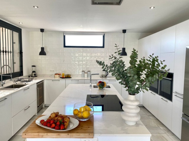 6 Bedrooms Villa in Nueva Andalucía