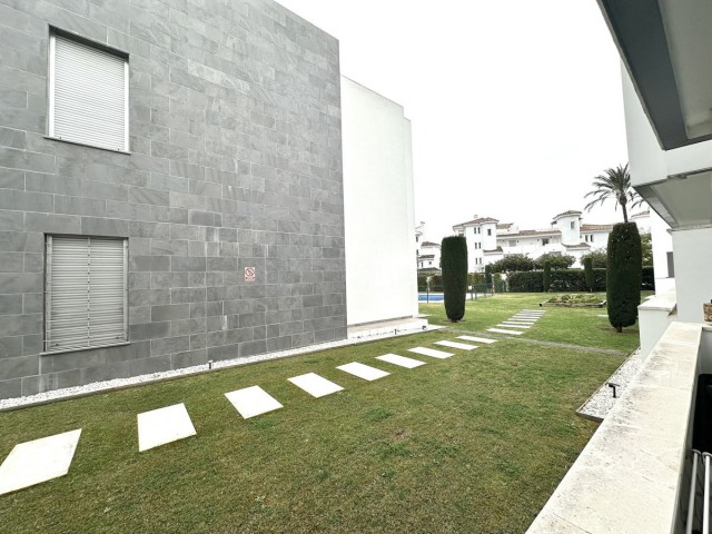 2 Sovrums Lägenhet i Nueva Andalucía