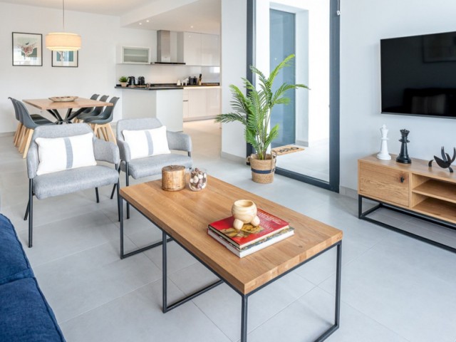 Adosado con 3 Dormitorios  en Estepona