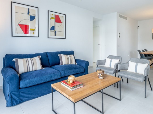 Adosado con 3 Dormitorios  en Estepona